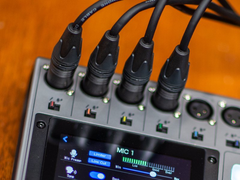 Zoom PodTrak P8 Podcasting Mixer input