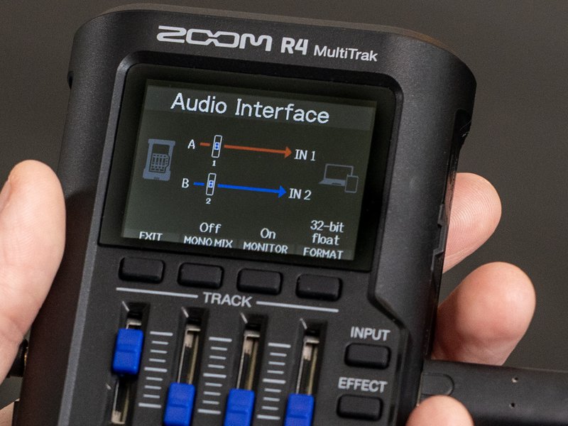 R4 MultiTrak 4-track mixer/recorder for musicians | ZOOM