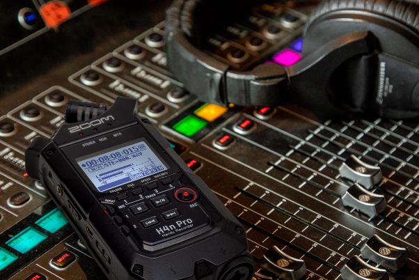 Zoom H4n Pro Handy Audio Recorder - Streaming Valley