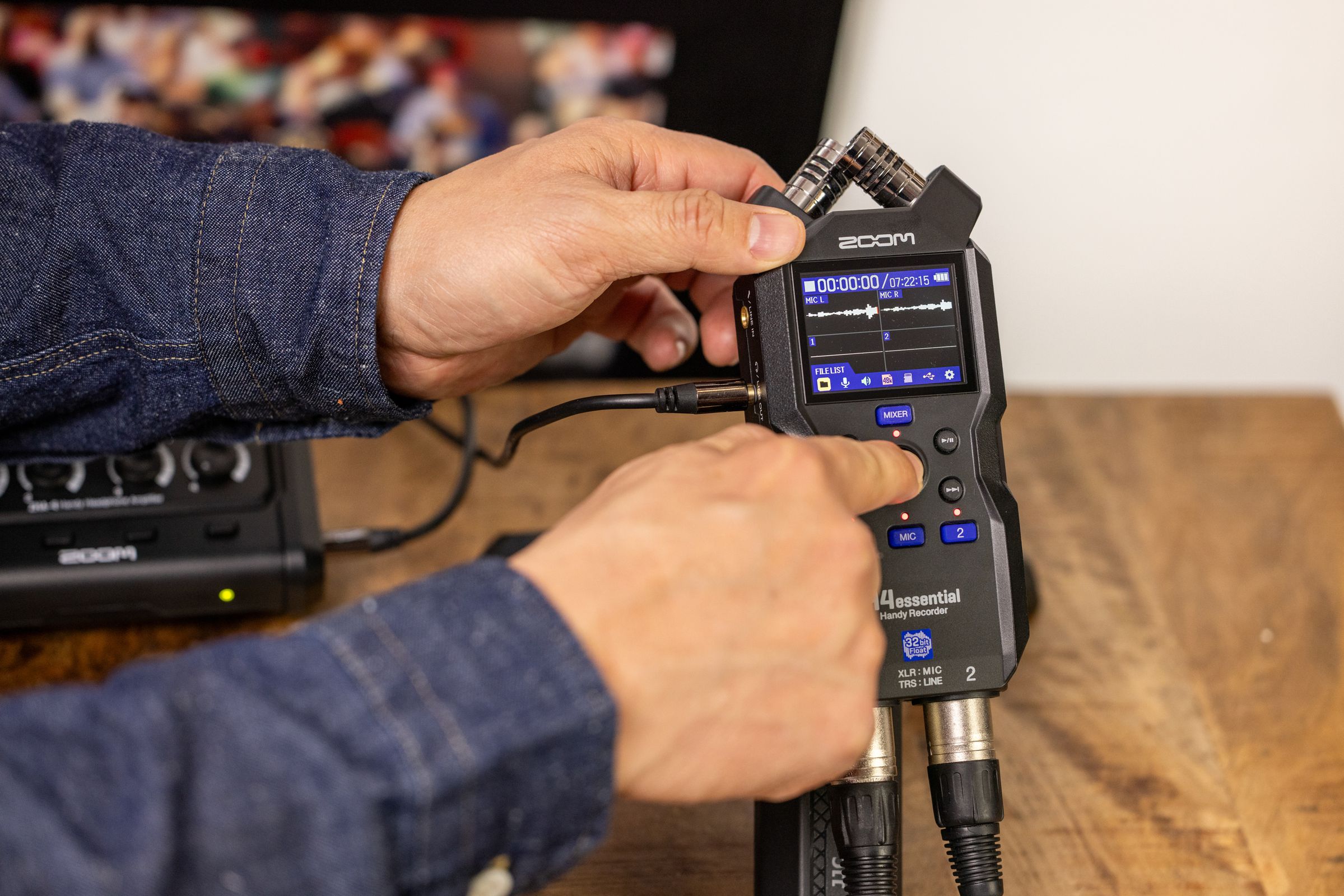 Acheter ZOOM APH-4E KIT D'ACCESSOIRES POUR ENREGISTREUR H4 ESSENTIAL