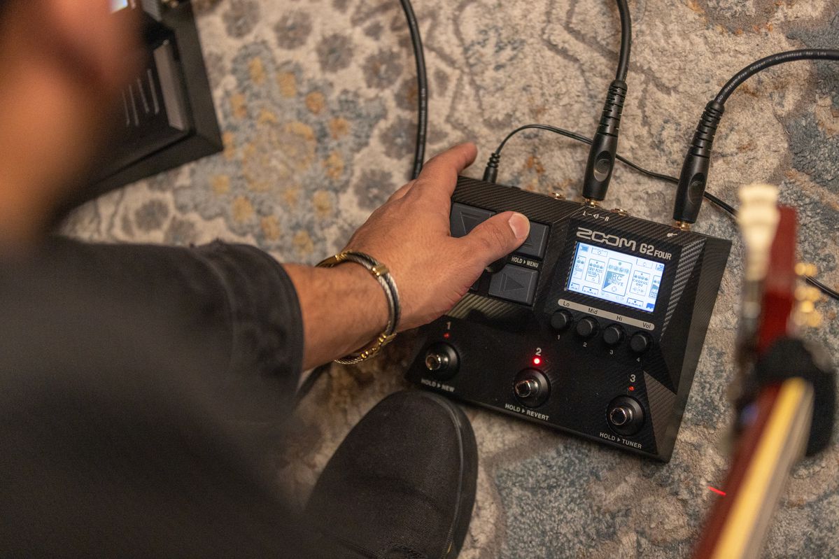 G2 FOUR & G2X FOUR Effects & Amp Emulator | ZOOM