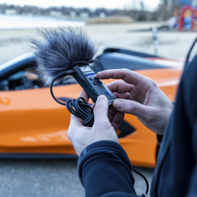 Recording sportscar sounds with the H1essential