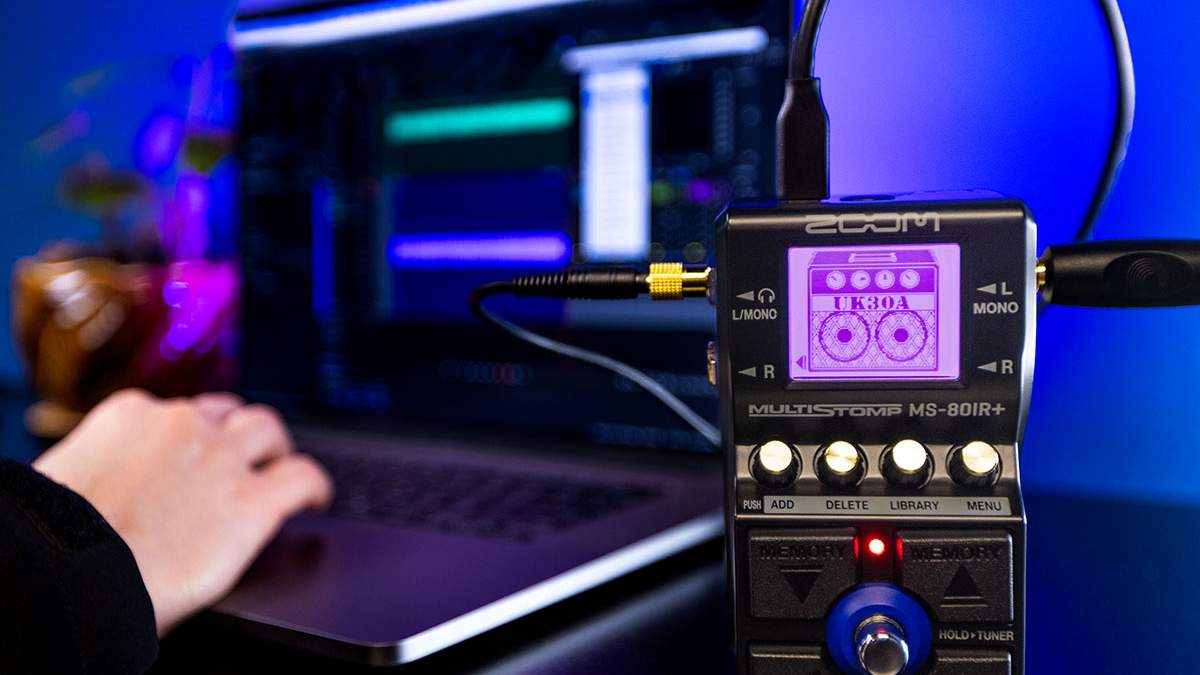 MS-80IR+ connected to a laptop PC via USB cable