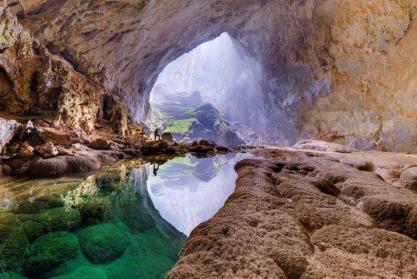 世界最大のソンドン洞窟（ベトナム）