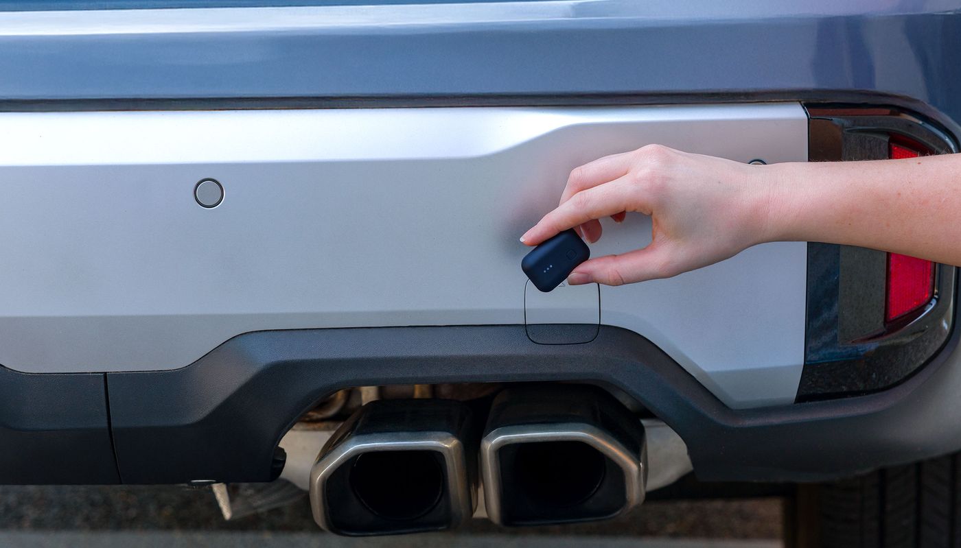 Using the Instamic Pro Plus C to record a car's exhaust