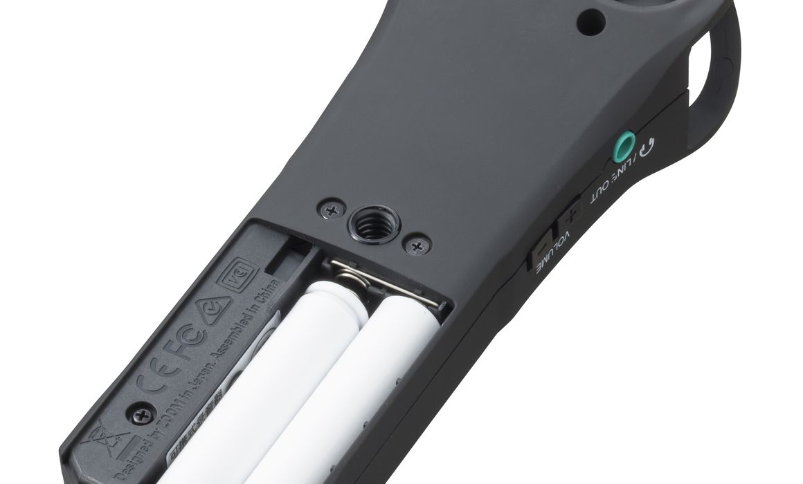 H1n recorder back view with batteries