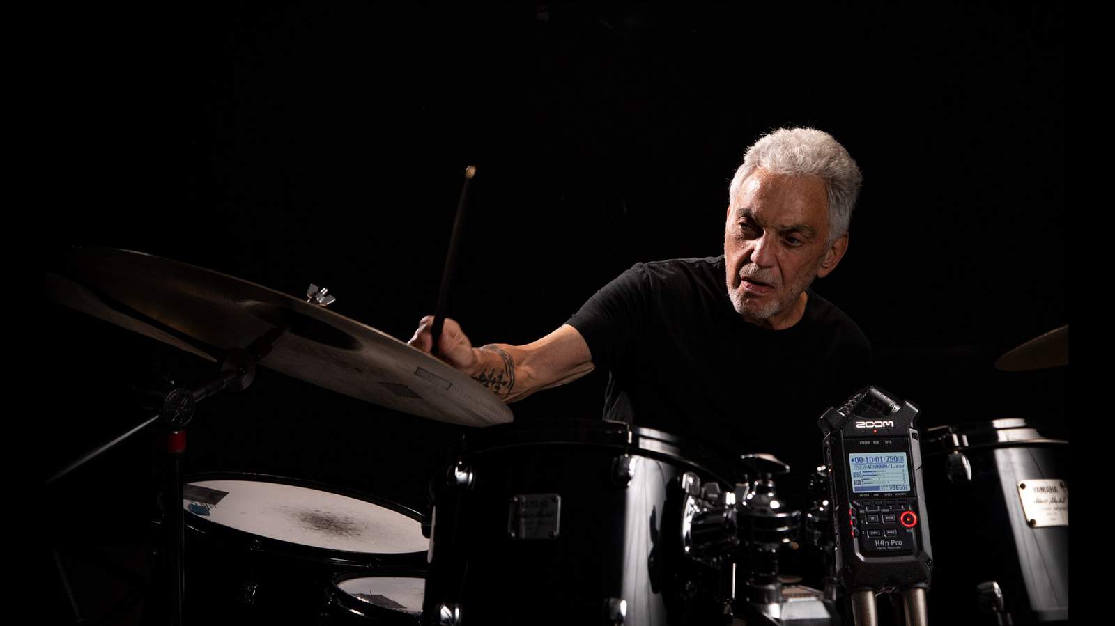 H4n Pro records Steve Gadd playing drums