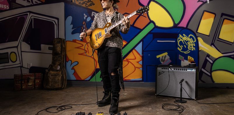 Guitarist Kappa with MS-200D+