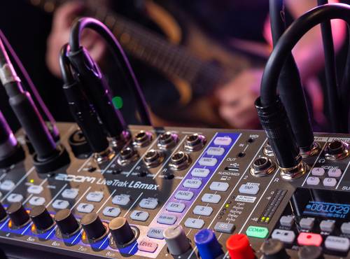 14 Tracks of recording on the L6max