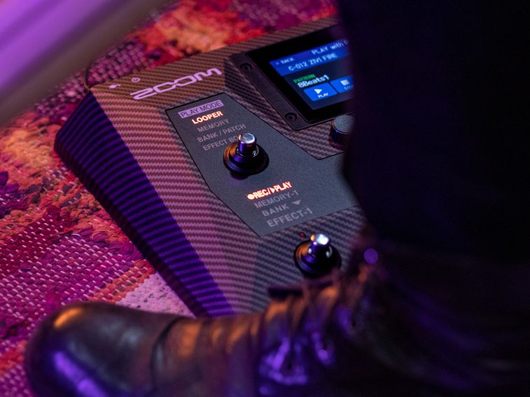 B6 | ZOOM