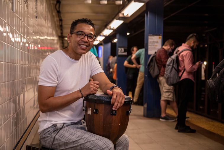 Luisito in the train station