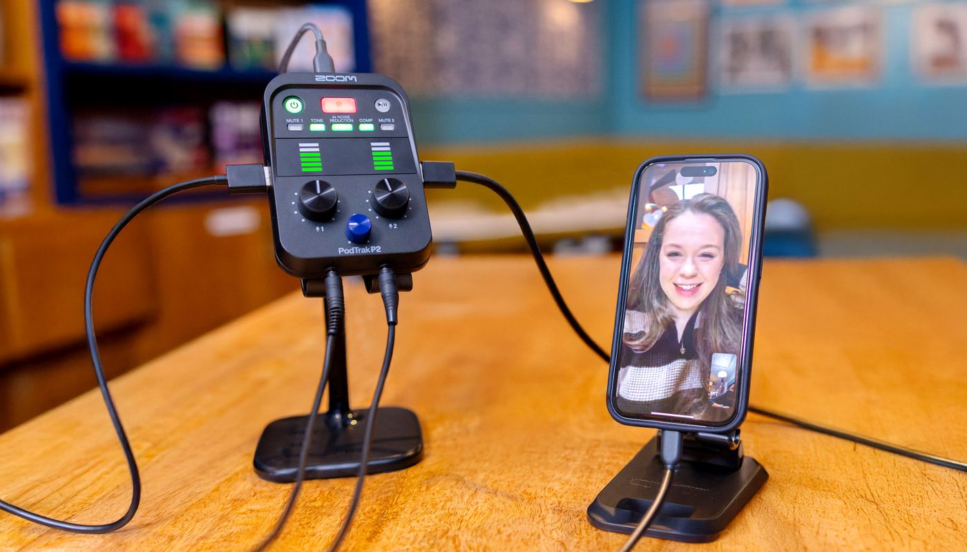 Connecting a smartphone to Podtrak P2 to include remote guest