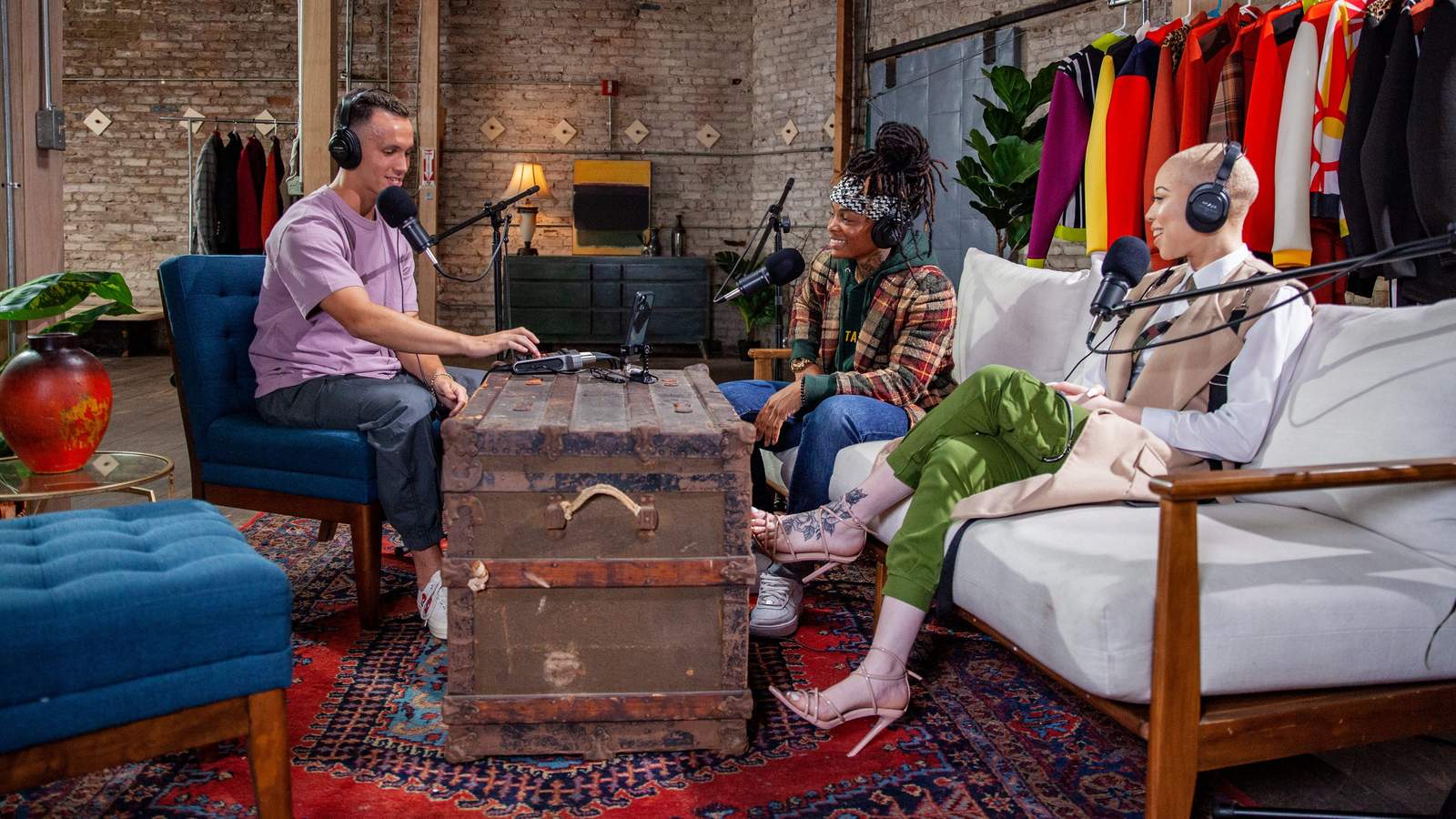 Podcast host and guest using PodTrak P4