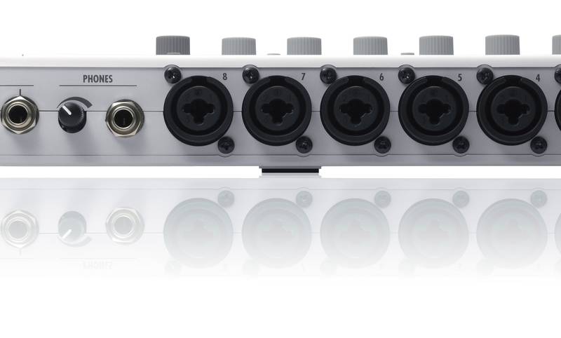 R16 Multitrack Recorder | ZOOM