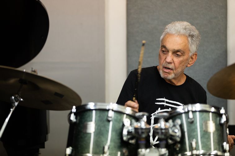 Steve Gadd playing Drums