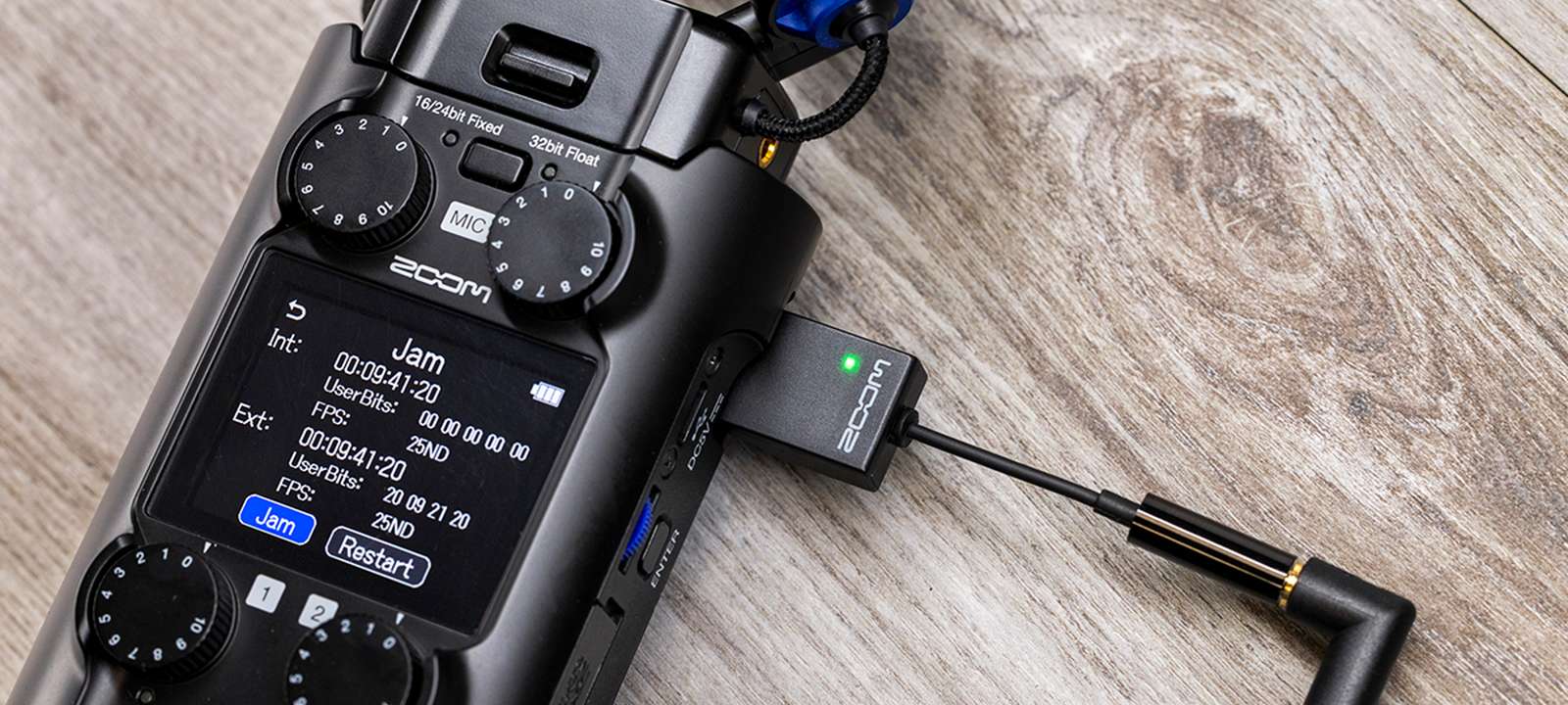 H5studio Handy Recorder connected via a timecode cable using the TCA-1