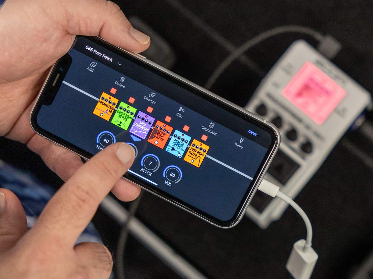 Adjusting the tone of the MS-50G+ from the app on the iPhone.