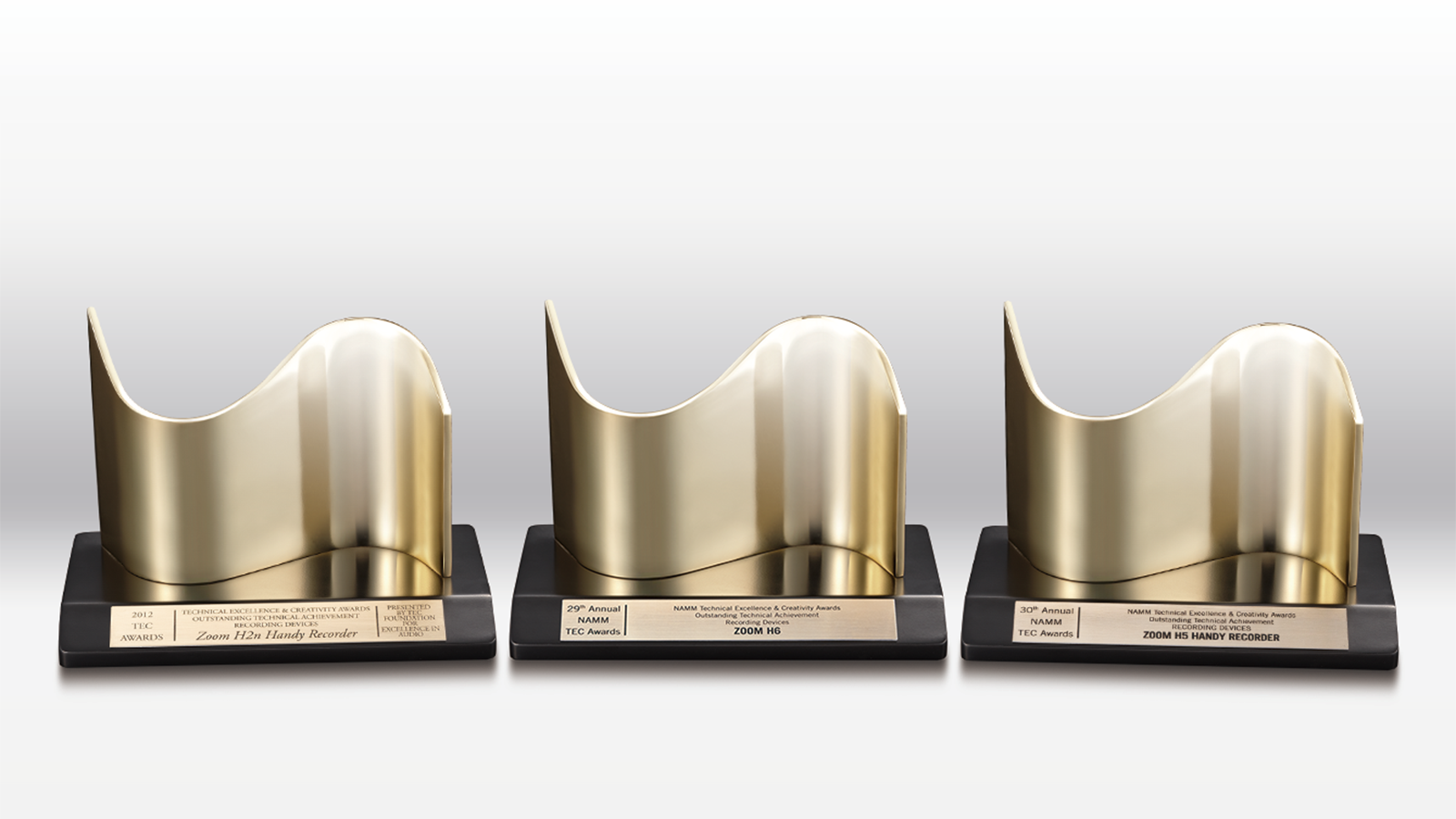 The golden trophy of the NAMM TEC Awards won by ZOOM's handheld recorders H2n / H6 / H5