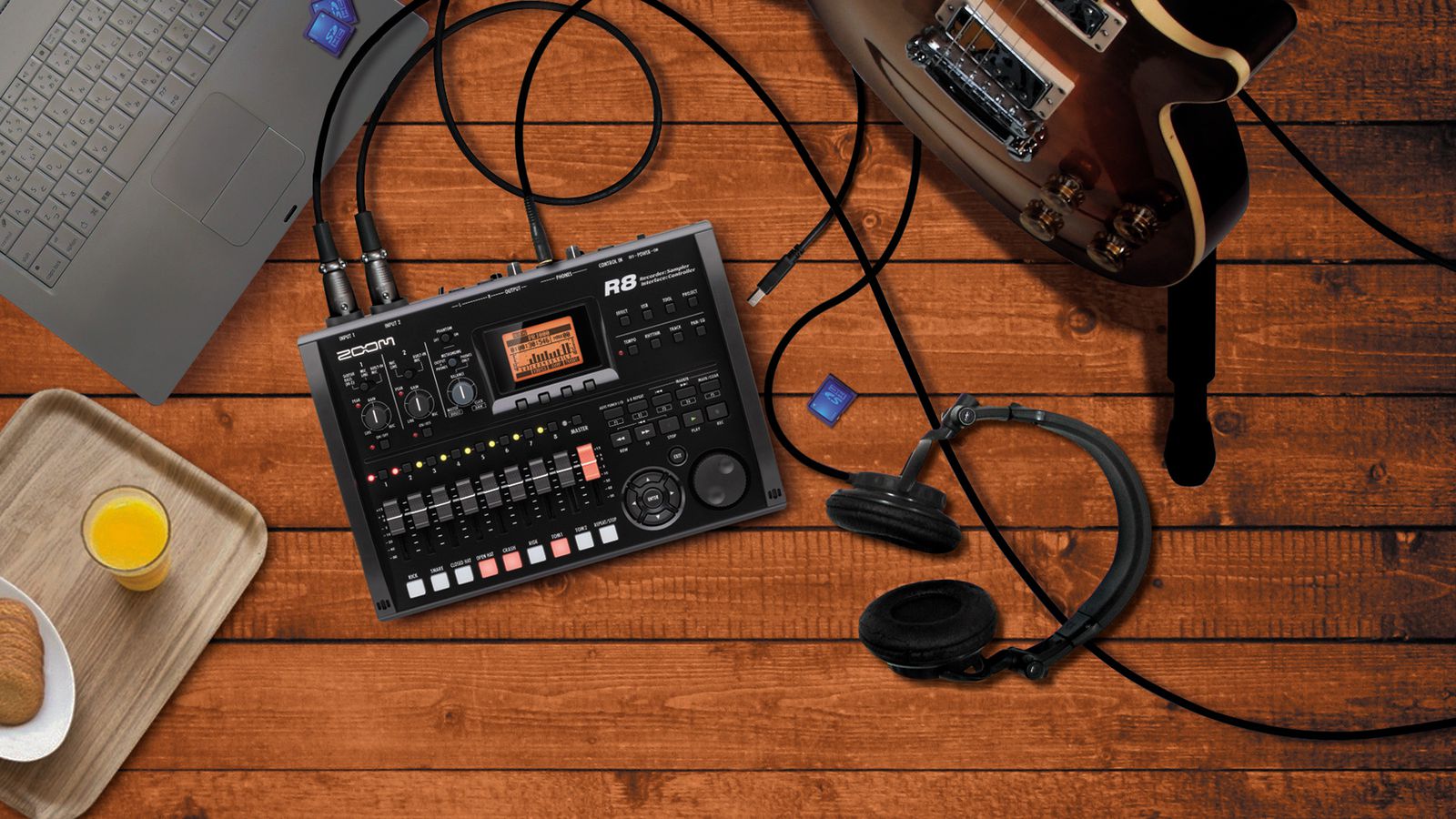 r8header1.jpg.